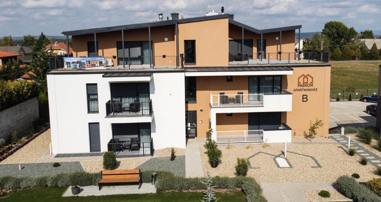 Paskom Apartmanhaz Nyergesujfalu Extérieur photo