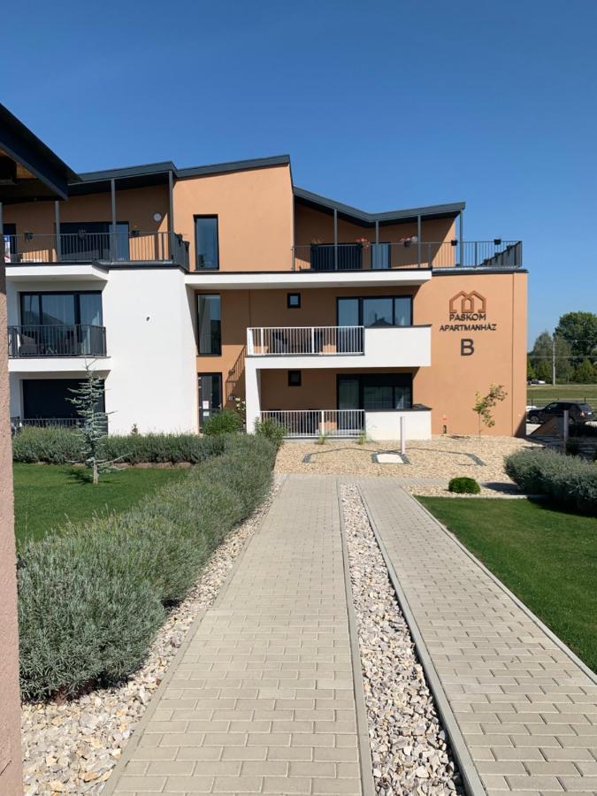 Paskom Apartmanhaz Nyergesujfalu Extérieur photo