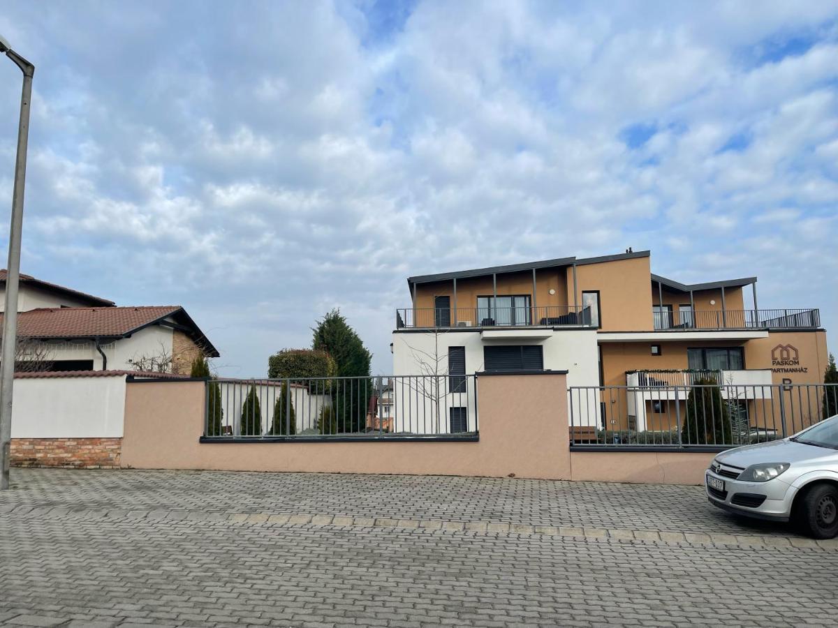 Paskom Apartmanhaz Nyergesujfalu Extérieur photo